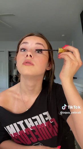 mascara tut! #fyp #trending #tutorial #mascara #makeuptutorial | milani tubing mascara