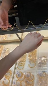 Gorgeous bracelet collection ✨✨✨ #reelsvideo #viralreels #reelschallenge #jewellerydesign #goldjewellery #jewellerycollection #bridaljewellery #jewellery #bracelet | Golden Glory