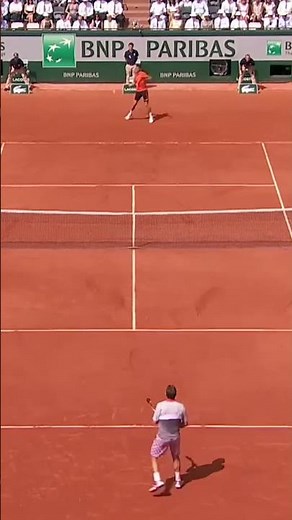 Epic rally between Wawrinka and Djokovic 🔥