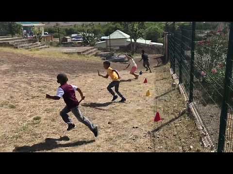 COURSE DE RELAIS MS:GS École maternelle de Baie Mahault HD 720p