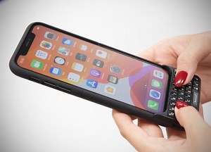 Physibo Has Created a Physical Keyboard for the Apple iPhone X / XS / 11 Pro