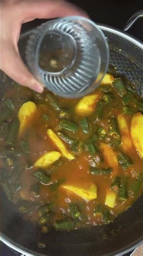 Probier Okra-Eintopf (Bamieh) doch einmal auf diese Art aus 😋 یک‌بار هم شده خورشته ای#explore