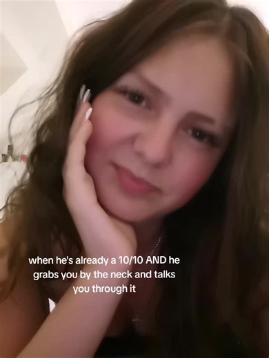 Understanding the Appeal of Chokers in Fashion