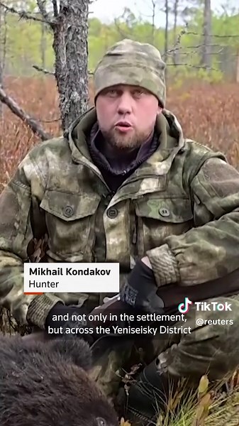Russia's brown bear population has more than doubled in the last three decades, partly due to shorter and milder winters. A spate of deadly attacks this year has left streets empty in some regions, as residents are afraid to go outside. The government has said it is drawing up urgent measures to control the bear population. But some hunters are taking matters into their own hands. ⠀ #bear #siberia #russia #brownbear #winter