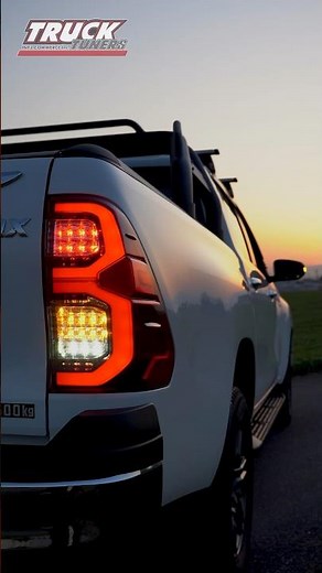 【シーケンシャルウインカー】TYC製 トヨタ ハイラックス GUN125 フルLEDテールライト【前期後期対応】