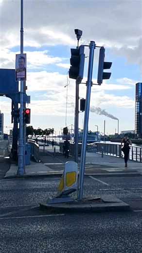 When the traffic light bulb falls out | #dublin #broken #trafficlights