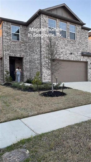 This community has a lagoon! If you know, Seagoville in the state of Texas, you know that the city is an older established neighborhood & this might be the most exciting thing that has happened in a while 🎉👏 #f#fypr#realtorn#newrealtorb#buildingahouset#txhomes