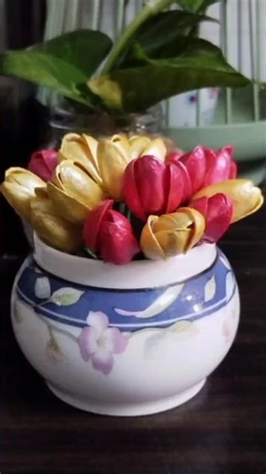 DIY Cute Mini Tulips with Pistachio Shells 🌷💚 #diy #diycraft #craft #homedecore #tulips #pistachio