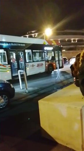 Passage d'un Nouveau Heuliez le bus Hybrid RTM Ligne 42 Marseille
