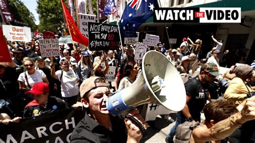Thousands of protesters hit Melbourne streets over vaccine mandates