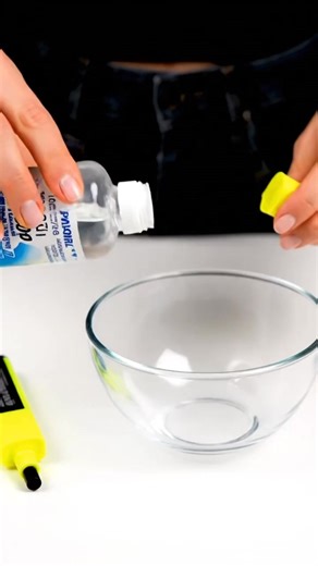 ✨ Bring some magic to your evening! ✨ Ever seen bubbles glow in the dark? Now you can make them at home with just a few simple ingredients! This is such a fun and mesmerizing activity for all ages. Get ready for some enchanting moments! What you'll need: 1 cup bubble solution 1 yellow or green highlighter 1/4 cup warm water Directions: Pour bubble solution into a bowl. Gently place the ink cartridge from the highlighter into the solution and let it soak for a few minutes. Add warm water and stir