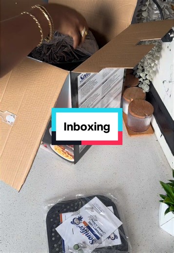 Inboxing an Air Fryer for Congolese Cuisine