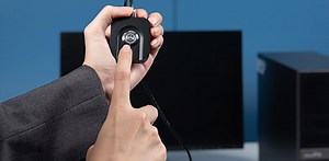 2m離れた場所に設置できるPC用電源スイッチ