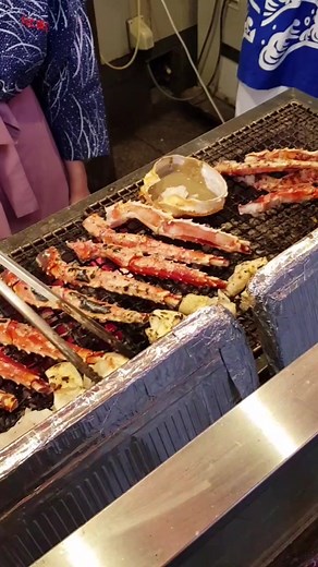 Best Crab Restaurant in Osaka - Kani Douraku