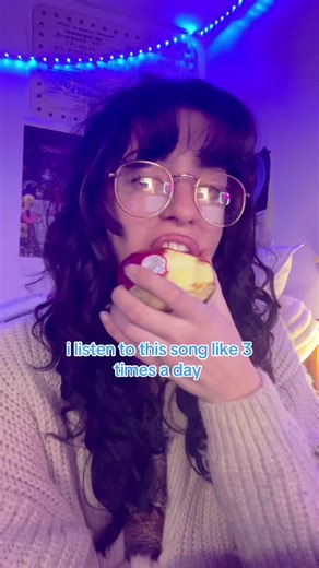 farah (@frhmakesmusic)’s videos with son original - farah