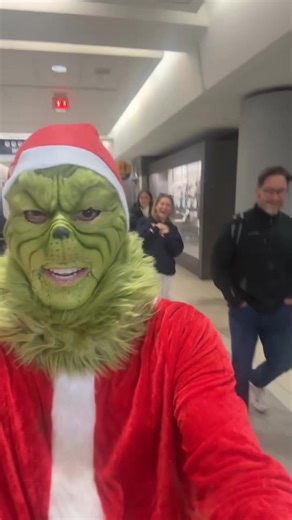 Merry Christmas from PHL airport | airport
