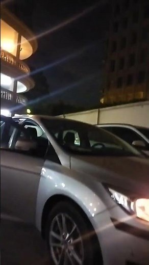 Canal JDB Dónde estamos en medio de estos rascacielos