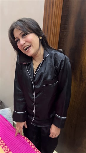 Rasi Verma on Instagram: "Nanad Jaan (Sister-In-Law) Se Baat Ho Rahi.. Badi Hain Mere Se Bohot But ‘Only Friends’ Hain Hum.. Hum Dono Ka Naam Bhi Same Hai 😂😂😂🥰🥰🥰😍😍😍❤️❤️❤️🧿🧿🧿💋💋💋😘😘😘👄👄👄 #modelrasiverma #rasiverma @modelrasiverma"