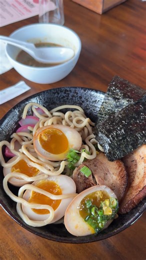 🔥🇵🇭Soup SZN is here and Oribellos launched a NEW ramen pop-up, Kami Ramen!✨ 🤠Chakra Rath, and Darrel Oribellos teamed up to launch a NEW pop-up, Kami Ramen! Menu is small but good so they can focus on quality over quantity They have: - Kami Ramen (Tonkotsu) - Spicy Red (Spicy tonkostu) - Black Garlic Tonkotsu - Kami Tsukemen (dipping ramen) Ramen is made Monday-Friday from 11am until they SELL OUT! They also have other items throughout the day such as adobo wings! 📍✨Oribello’s Bar and Kitch