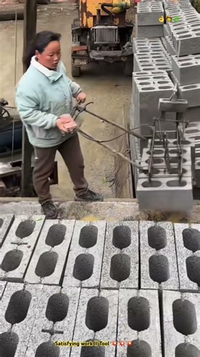 Convenient DIY Tool SOLUTION : Loading Couples of HOLLOW Bricks In One Time🧱 !!