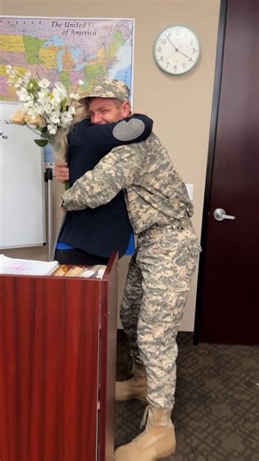 7M views · 71K reactions | School teacher reunites with her Military son ❤️ #family #surprise #military #viralvideo Her son came home early from deployment and surprised her in her classroom. | Jamie and Blake | Facebook