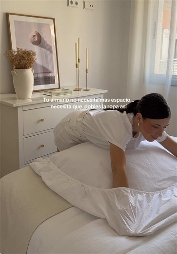 Trucos para doblar la ropa ✨😜 así ocupa menos espacio 🩵 ¿cuál te ha servido de ayuda? comparte con tu amiga que dice que no le cabe más ropa 👀#parati #hogar #orden #limpiar