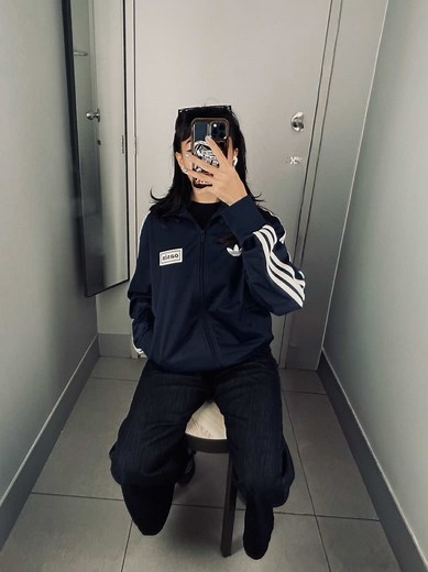 Jaket Adidas Oasis: Gaya Terbaru untuk Musim Ini