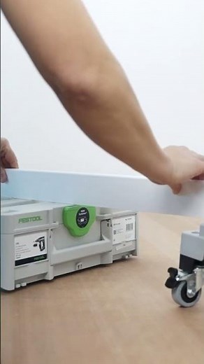 With Festool SYMMETRIC SYMC 70 saw strips for interior and exterior angles with just one setting