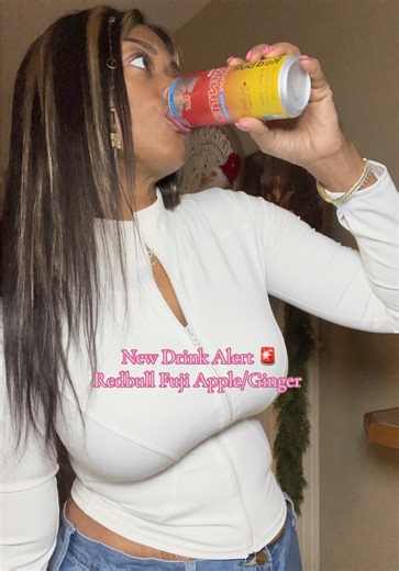 I’m loving this new flavor so much! One of my favs! @Red Bull #redbull #redbullgivesyouwings #redbullfujiappleginger