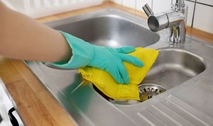 TikTok user gives advice on how to deep clean a sink