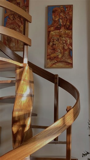 Elena P. Mandaltsi on Instagram: "Είναι κάτι που το αποκτούν με το που γίνονται πατεράδες😂"