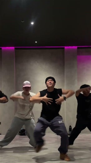 New Flame by ‪@ChrisBrownTV‬ (Dance Choreography by ‪@DJLOONYO‬)