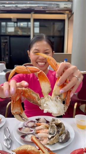 You don’t have to go all the way to Las Vegas to experience all you can eat seafood 🦞🦀 Our buffet features local and fresh seafood including king crab legs, oysters, scallops shrimp, sushi, prime rib, roasted duck, and tons more! Did we mention the bottomless wine, champagne, and beer sips as well? We are open Friday, Saturday, and Sunday for brunch and dinner! We will also have a special Father’s Day brunch and dinner on June 16th 🤩 Reel in your reservation on OpenTable or click the 🔗 in ou