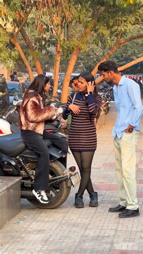 Shweta Solanki on Instagram: "Wait Last 🤣😂 #viral #funny #prank"