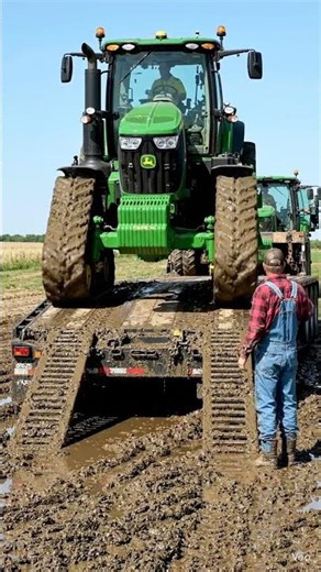 John Deere 9RX Tractor Coming Down From Trailer | Deep Mud Challenge in Field 🚜