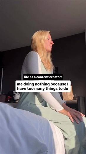 When you need to do everything all at once at the same time 🤣 The first 3 years that we were trying to grow this is exactly how we felt 🙃 we would wake up and need to post on 5 platforms, write a blog, record a YouTube video, pitch brands, shoot new content, engage with our community, and it made us not want to do anything 🥲 it was so hard to figure out what was our top priority! Everything changed for us when we started outsourcing and understanding the value of having people on our team 🫶�