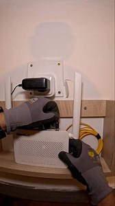 532K views · 9.3K reactions | Turn a messy fiber optic installation into a clean and invisible setup! ⚡ From creating a new outlet to hiding the modem with a custom shelf, the result is 100% neat and professional  #DIY #electricity #fiberoptic #homedesign #fblifestyle | Brikoula بريكولة | Facebook