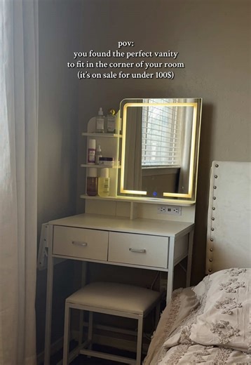Perfect Vanity for Small Spaces with Adjustable Features