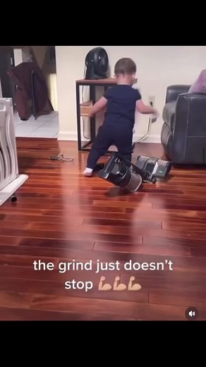 🧑‍🦱 This kid is a cleaning pro! 🧹👏 Check out this video of a young boy using a vacuum cleaner to clean the house with impressive technique. 👌👏🏡 It's amazing to see someone so young taking responsibility for keeping their living space clean and tidy. 🙌 Let's give this young cleaner some recognition! 🎉👍 #CleaningPro #YoungCleaner #ImpressiveTechnique #CleanLivingSpace #Responsibility #HouseholdChores #CleaningDay 🏠🧹