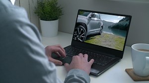 162K views · 209 reactions | Mai aproape de mașina mult dorită. Prin noul sistem de rezervări online îți poți alege modelul preferat, iar noi îți livrăm mașina la distribuitorul pe care tu îl alegi. Rezervă-ți mașina direct de acasă, pe www.skoda.ro/rezervari-online | Škoda | Facebook