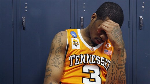 How VFL Bobby Maze helps young basketball players achieve their dreams