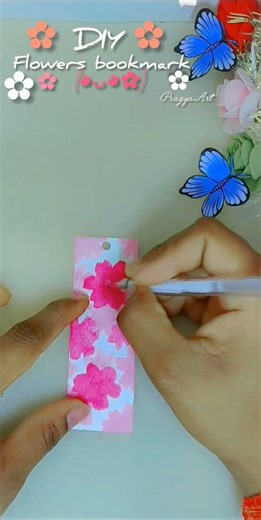 DIY cute flowers Because bookmark idea🔖#pragyaart #bookmark #bookmarkpainting #shorts #youtubeshorts