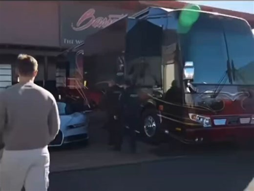 This multi-millionaire shares one of the best life advice :