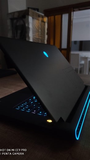 Smart Dynamics on Instagram: "le Alienware M17 R5 💻💥 👉 Le PC gamer ultime pour gamers, graphistes, architectes, ingénieurs son, développeurs et créateurs. ⚡️ Puissance 🔥 — Design futuriste — Expérience haut de gamme. #Alienware #M17R5 #GamerSN #Senegal #Dakar #PCGaming #TechSenegal #HighEndLaptop #SmartDynamics"
