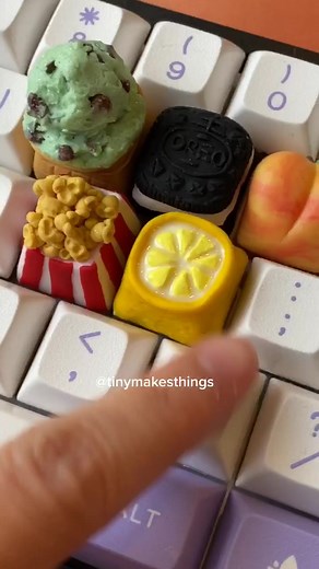 Creative DIY: Food-Filled Keyboard by Tiny Makes Things