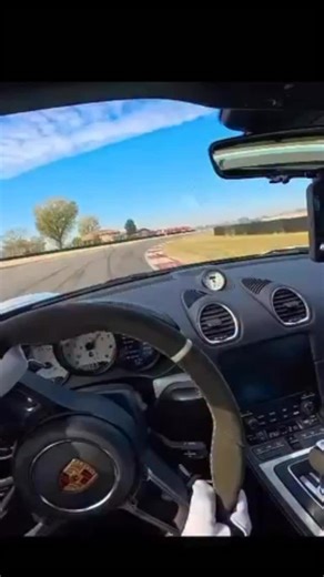 18K views · 1.7K reactions | A veces es mejor frenar… #coche #auto #car #aprender #clase #cars #coches #autos #automovilismo #manejar #tutorial #frenar #drift #derrape | Velocidad Total | Facebook