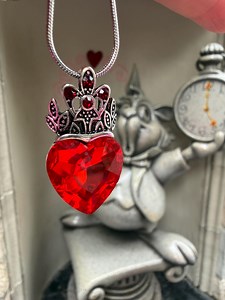 Queen of Hearts Necklace | Evil Queen Snow White | Park Bound Jewelry | Disney Villain Gift - Etsy