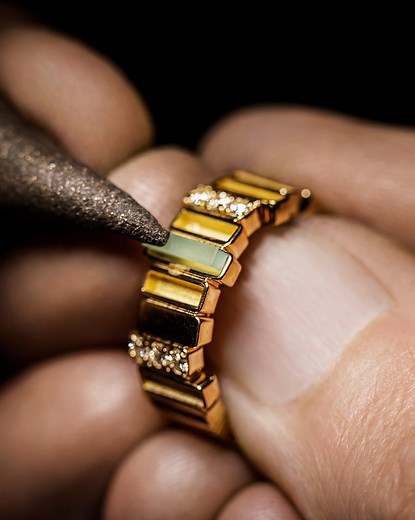 Uncover the exacting and elaborate savoir-faire necessary to make a 'Gem Dior' ring on.dior.com/gemdior by Victoire de Castellane. The initial studio sketch is translated into characteristic asymmetric segments soldered together before any rough edges are filed down, and then slices of ornamental stone are added or brilliant-cut diamonds are bead-set. The ensemble is finally polished to fully heighten the splendid effect. © Pol Baril | Dior