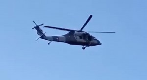 🚨🪖Elementos federales requirieron el apoyo de helicópteros de las fuerzas armadas tras enfrentamientos con civiles armados registrados esta mañana en Tepuche, al norte de Culiacán. Un militar falleció mientras que al menos otros dos resultaron heridos. Lee los detalles aquí📲 https://tinyurl.com/3awbsb4e | GAFES. Militares, Marinos y Federales1