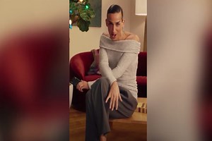 Google, critiche allo spot natalizio genderfluid con l'influencer Cyrus Veyssi